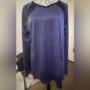 Elle Men's Navy and Black Long Sleeve Tee